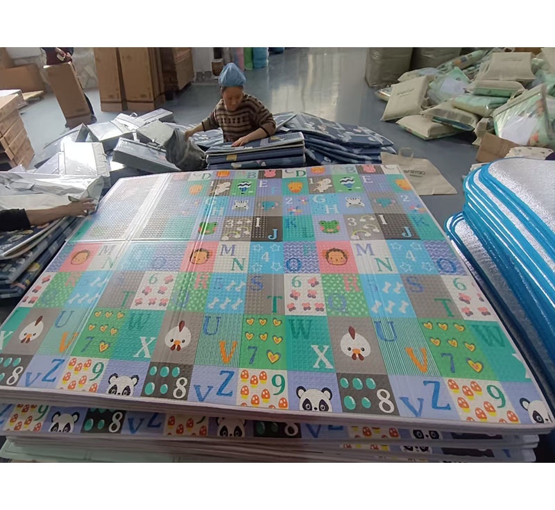 Animal Alphabet Foldable Kids‘ play mat 180*200*1 cm